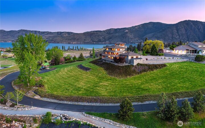 Property Photo:  265  Proctor Blvd  WA 98831 