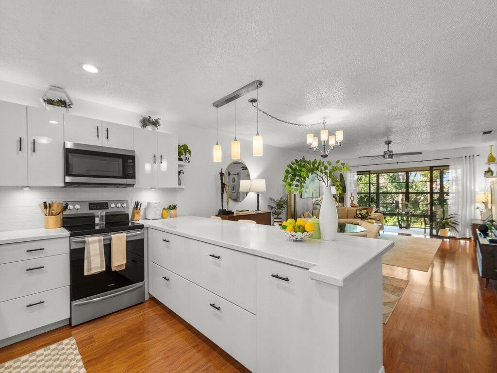 Property Photo:  400 18th Street O-6  FL 32960 