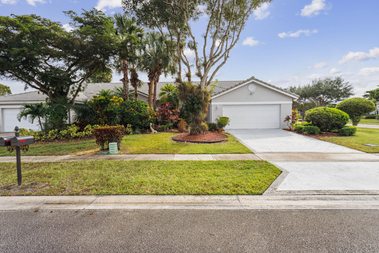 Property Photo:  8914 Brittany Lakes Drive  FL 33472 