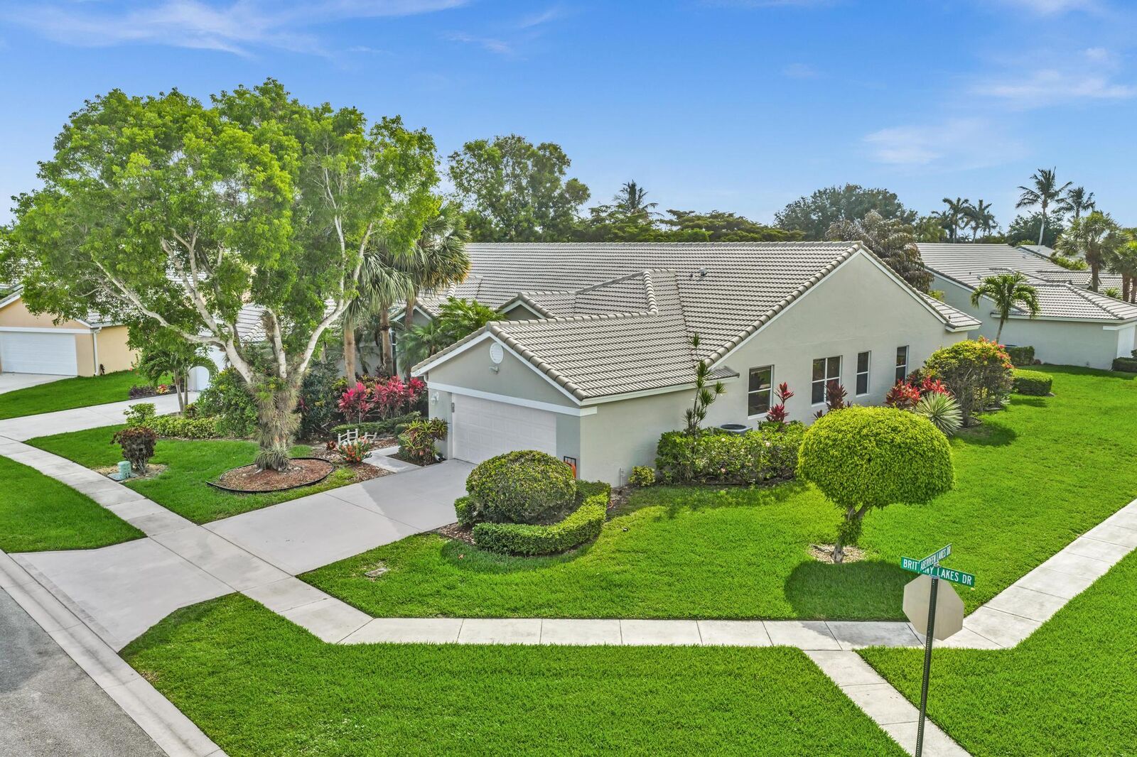 Property Photo:  8914 Brittany Lakes Drive  FL 33472 