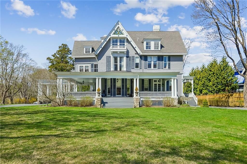 Property Photo: 541 Bellevue Avenue 6 RI 02840
