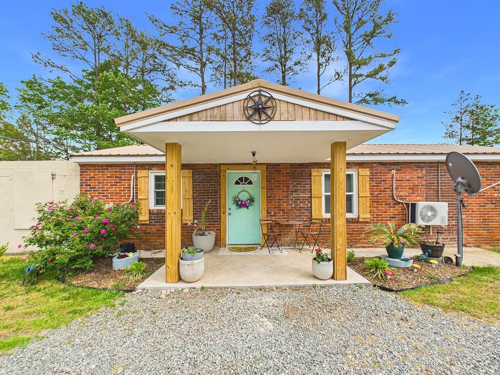 Property Photo:  10015 Kings Highway  VA 23937 