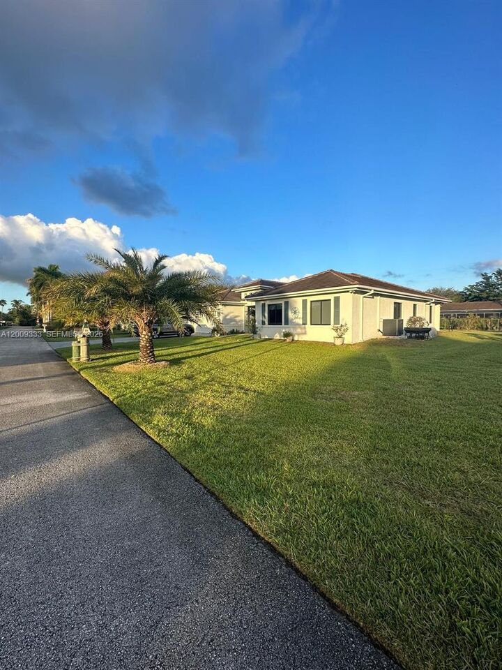 Property Photo:  32151 SW 196th Ave  FL 33030 