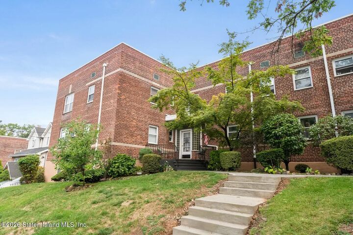 Property Photo: 565 Castleton Avenue 2B NY 10301