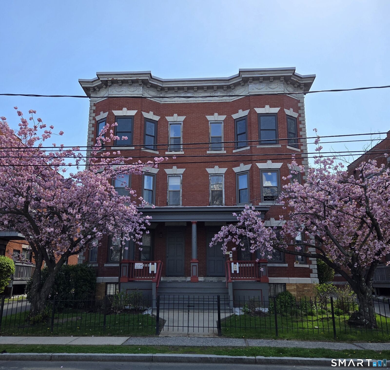 Property Photo:  52 Atwood Street 3B  CT 06105 
