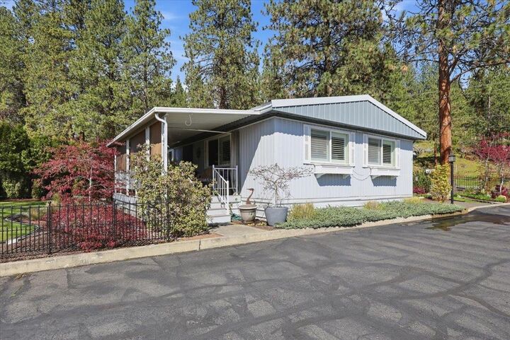 Property Photo:  208 S Neyland Rd 1  WA 99019 