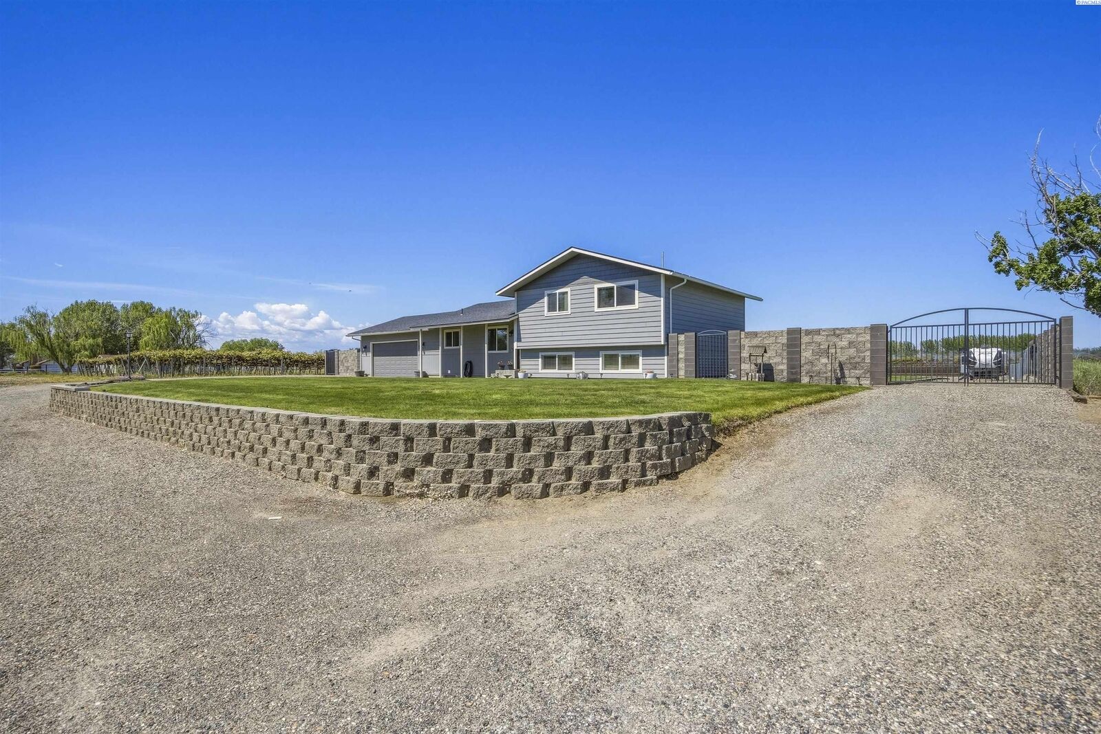 Property Photo:  3717 W Wernett Road  WA 99301 