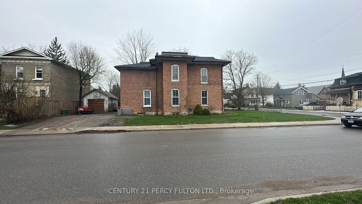 Photo de la propriété:  23 Glenelg Street W Room  ON K9V 2T9 