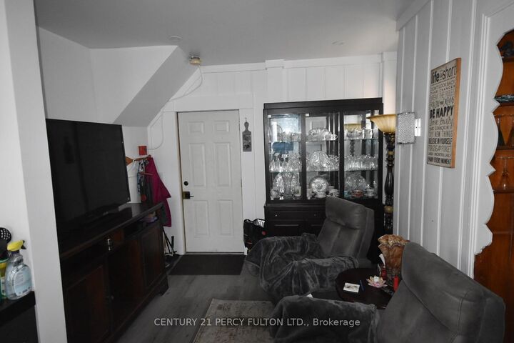 Property Photo:  23 Glenelg Street W  ON K9V 2T9 