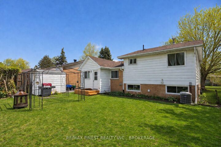 Property Photo: 676 Laurier Boulevard ON K6V 5X8