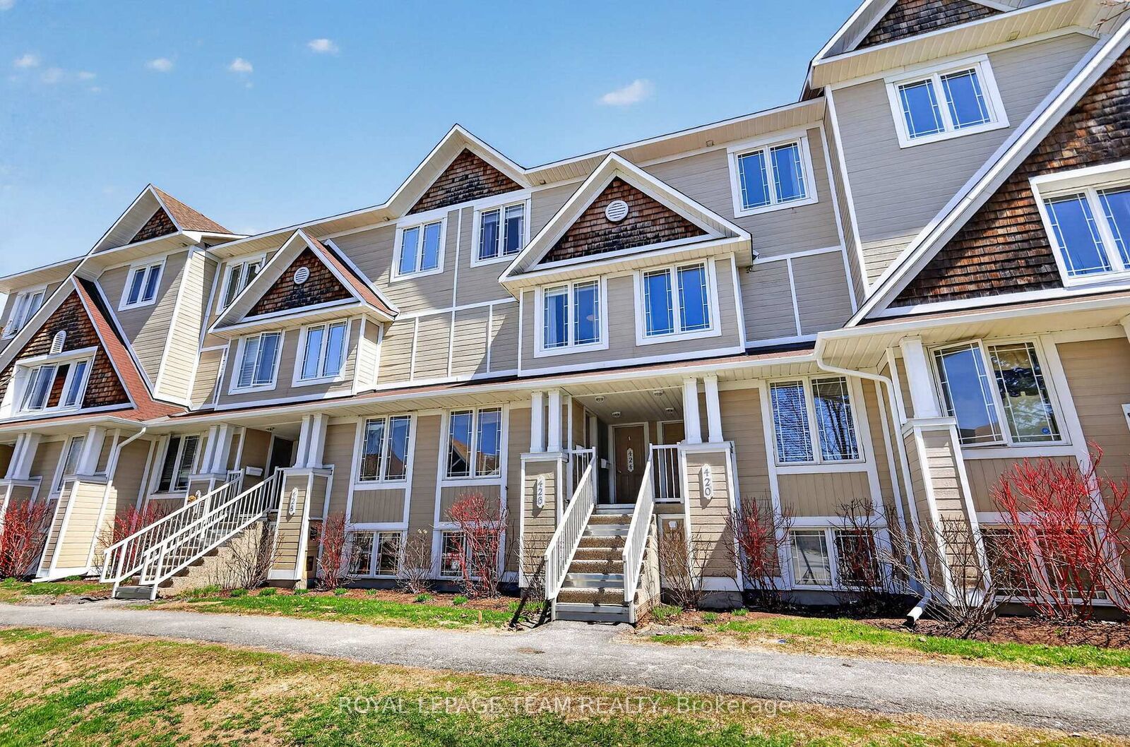 Property Photo:  424 Hillsboro Private 13  ON K2M 3A8 