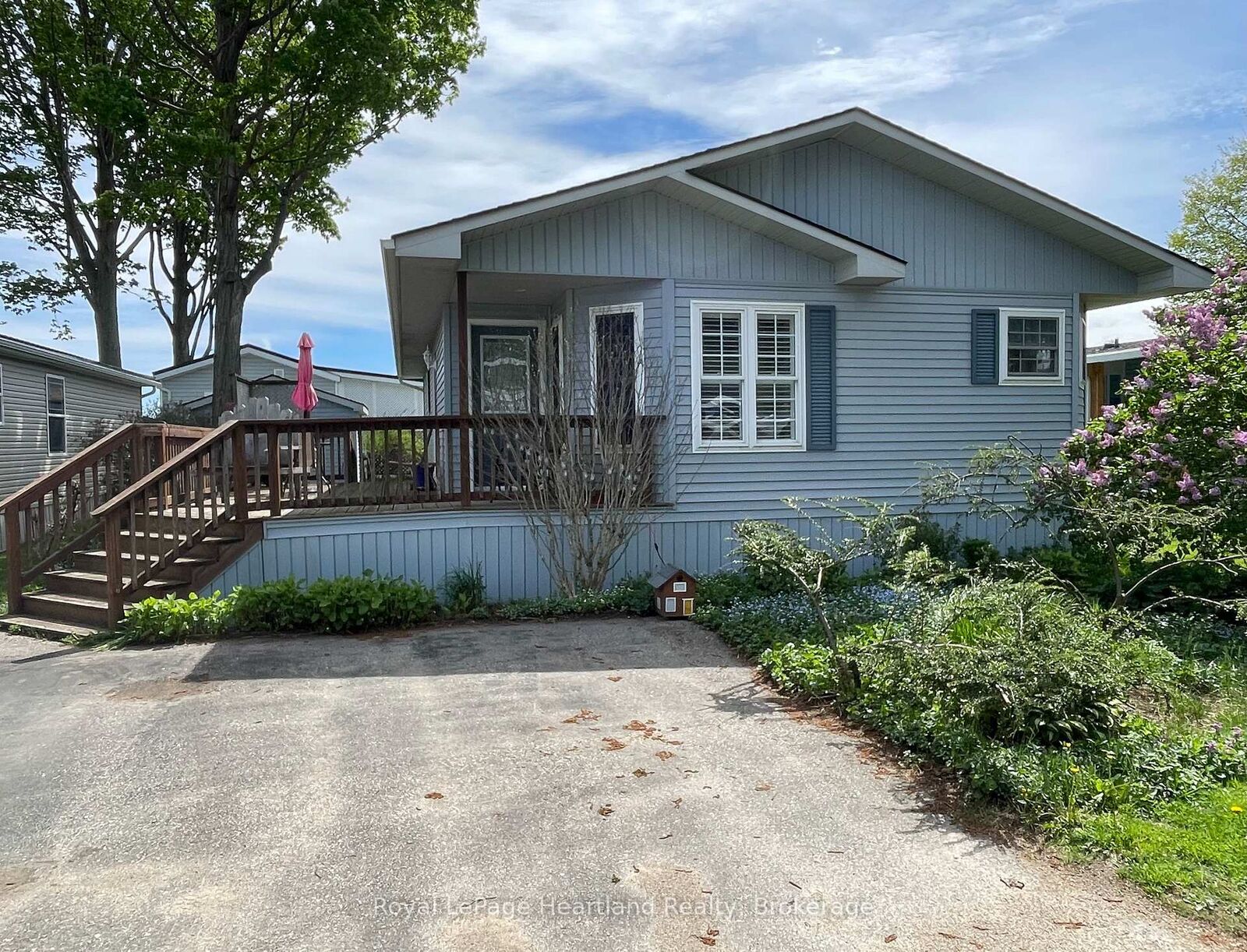Property Photo: 22 Algonquin Lane ON N7A 3Y3