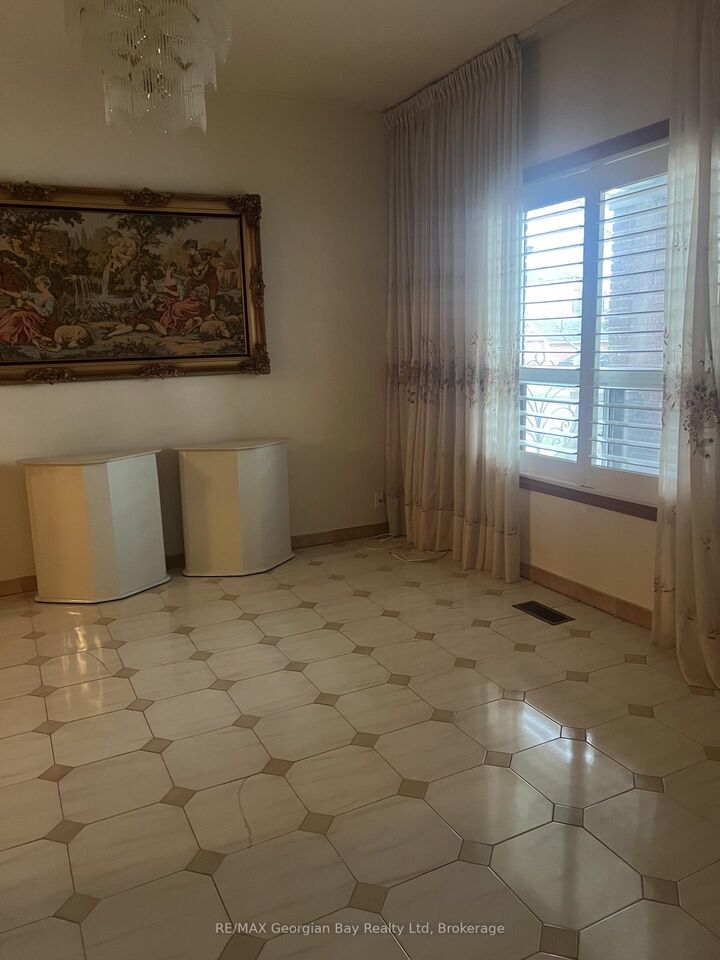 Property Photo: 517 Milverton Boulevard ON M4C 1X6