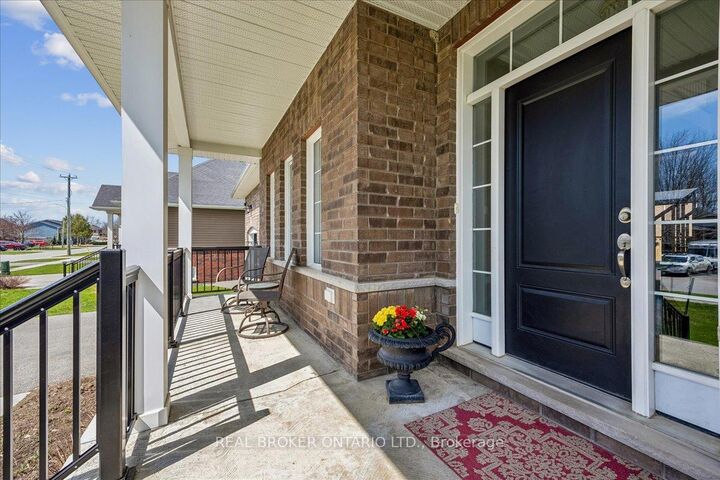 Property Photo: 215 Centre Street ON L0M 1S0