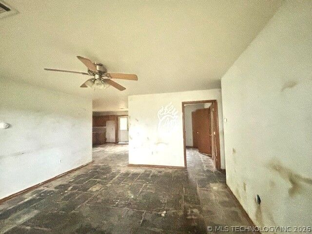 Property Photo:  2106 N Hickory Street  OK 74501 