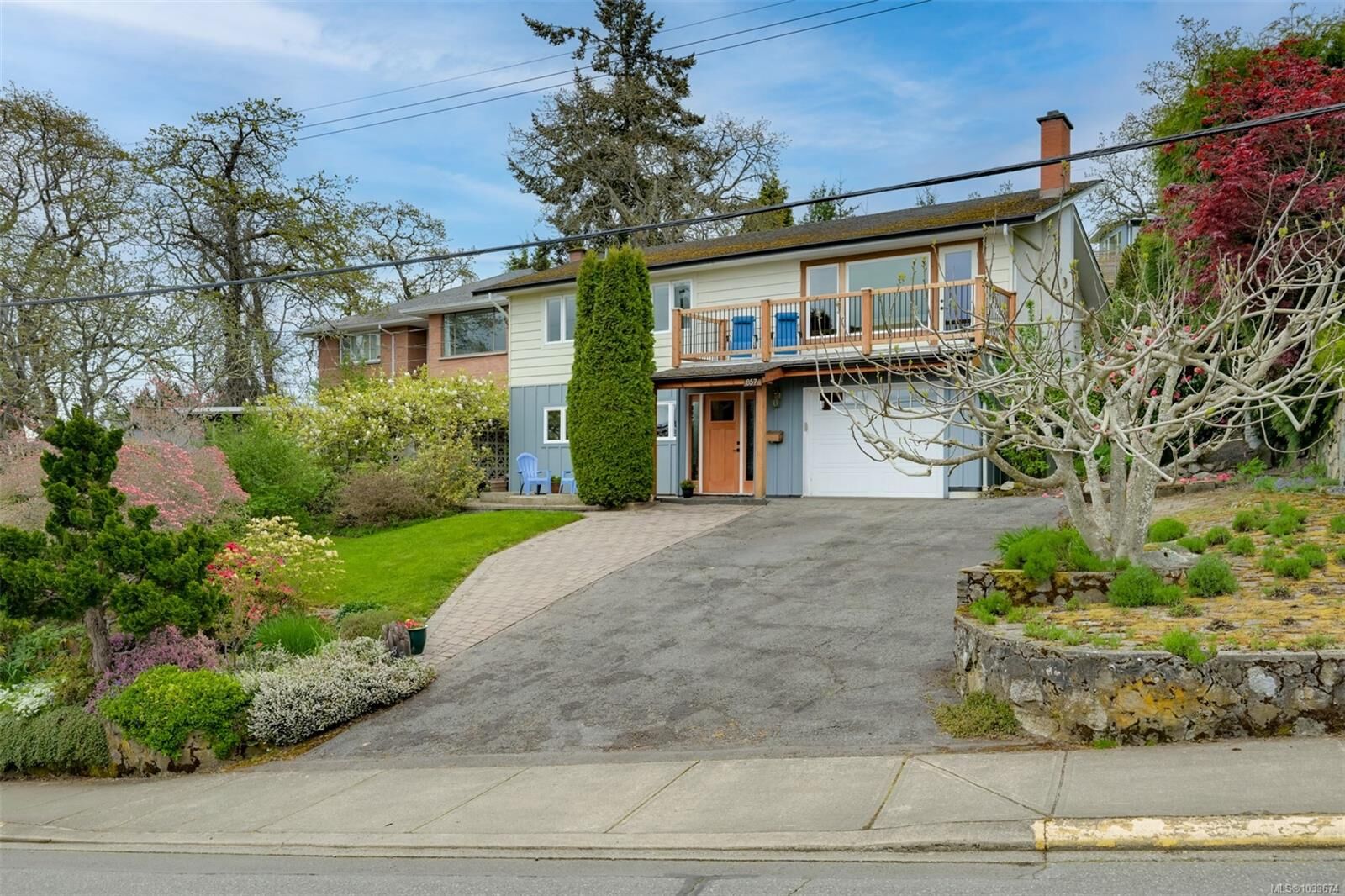 Property Photo:  857 Rockheights Ave  BC V9A 6J5 