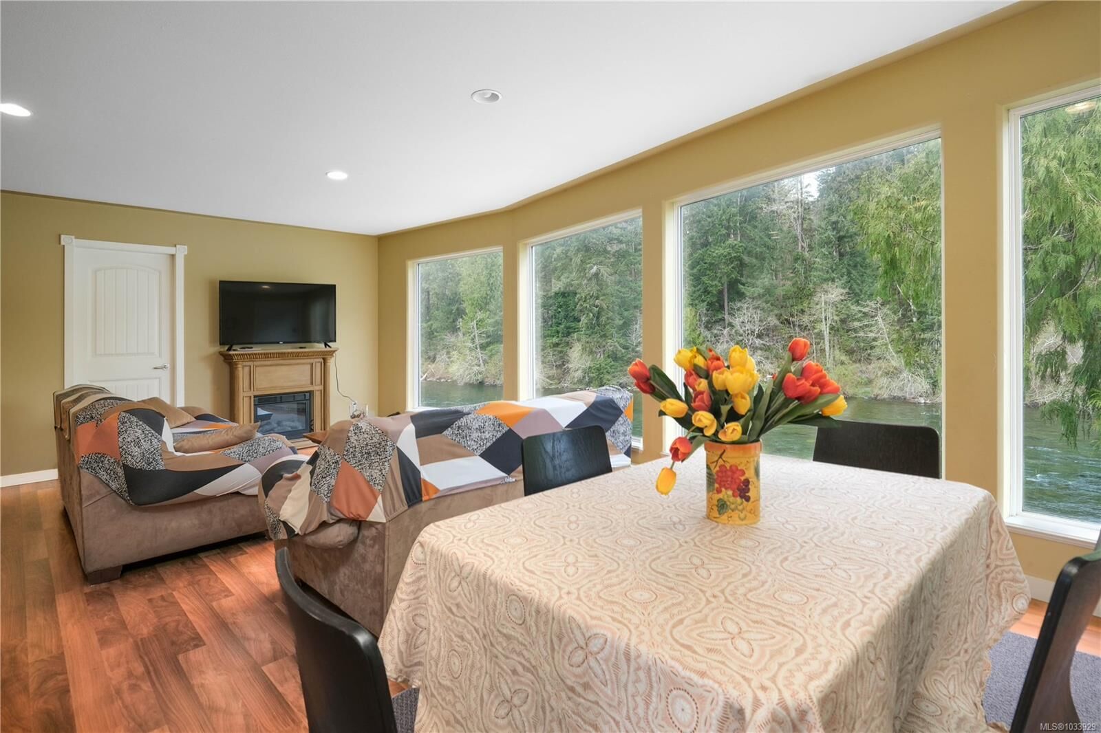 Property Photo: 2420 Campbell River Rd BC V9W 4N7