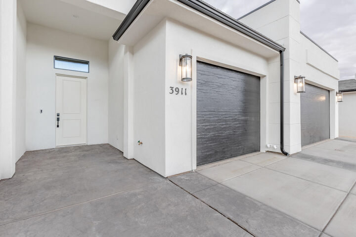 Property Photo: 3911 E Cerro Way UT 84790