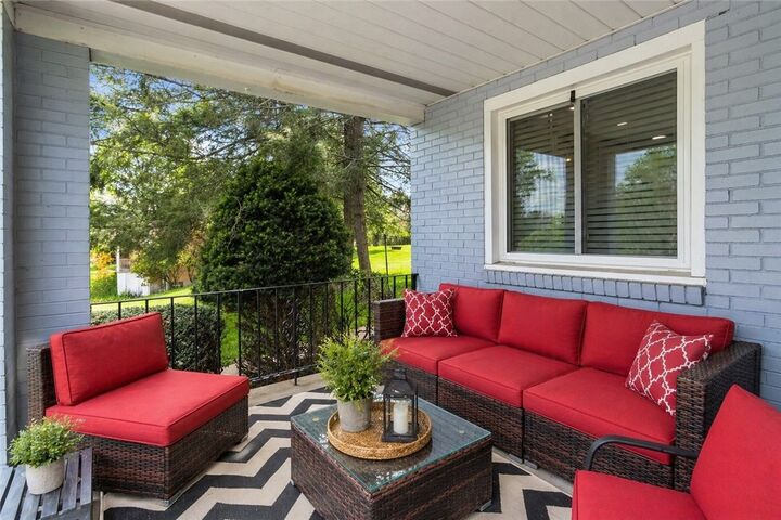 Property Photo:  438 Valleyview Dr  PA 15215 