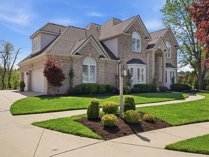 Property Photo:  218 Chesapeake Dr  PA 15044 