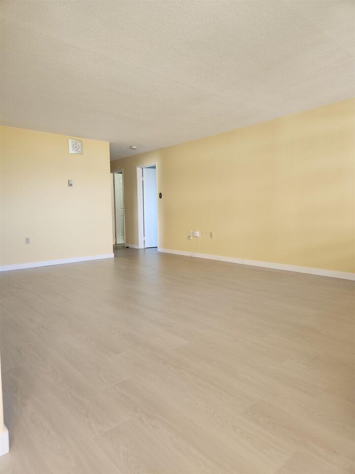 Property Photo: 6631 Minoru Boulevard 1305 BC V6Y 1Z1
