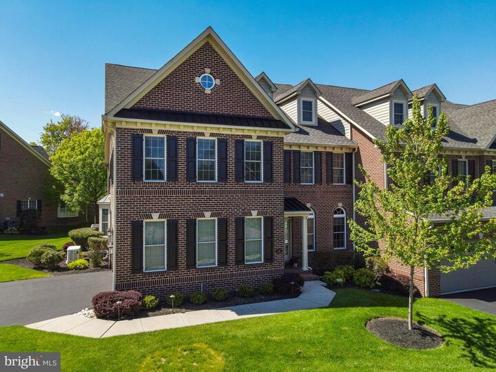 Property Photo:  86 Rittenhouse Circle  PA 18940 