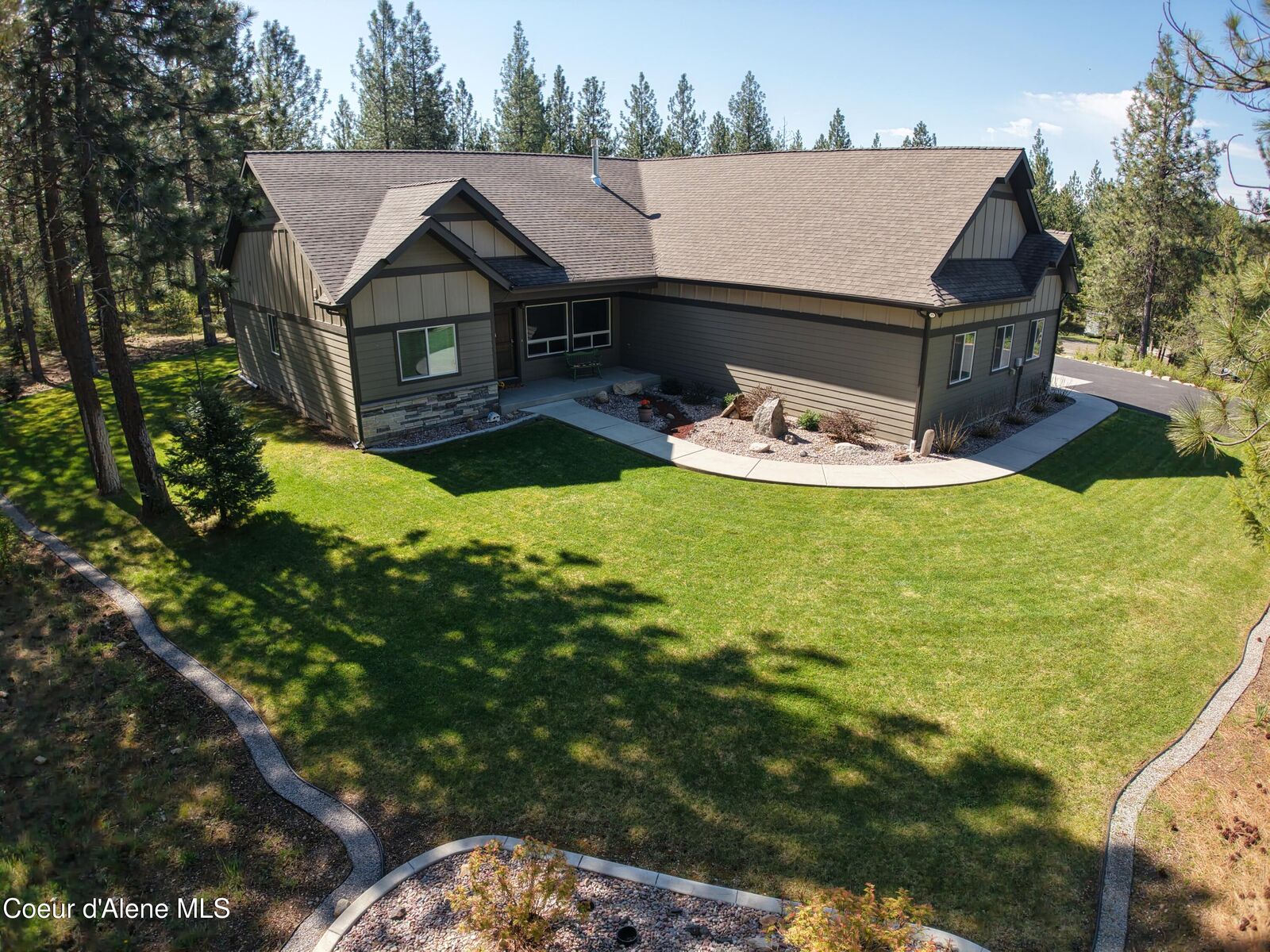 Property Photo:  21642 N Massif Rd  ID 83858 