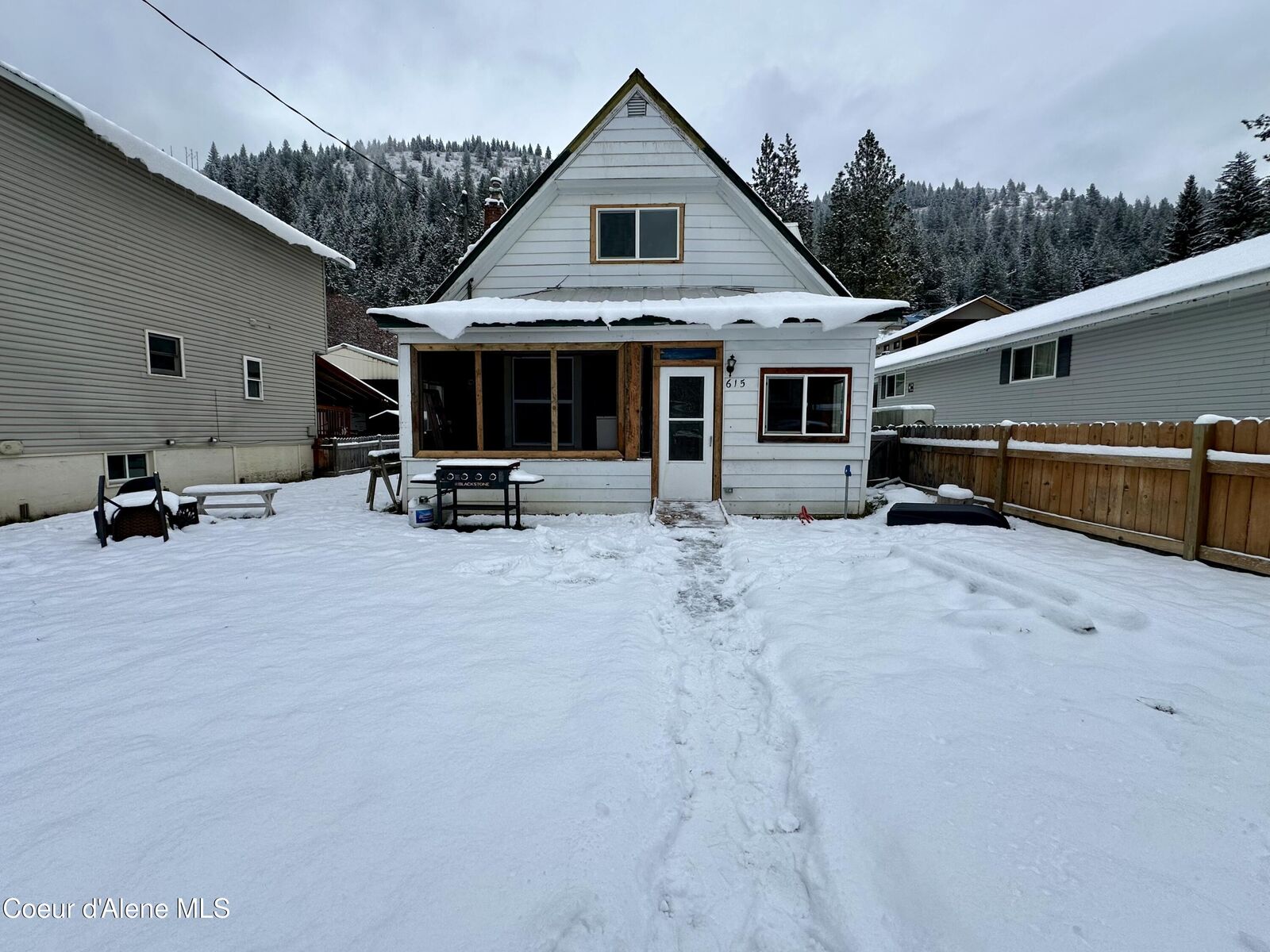 Property Photo:  615 Earle St  ID 83846 