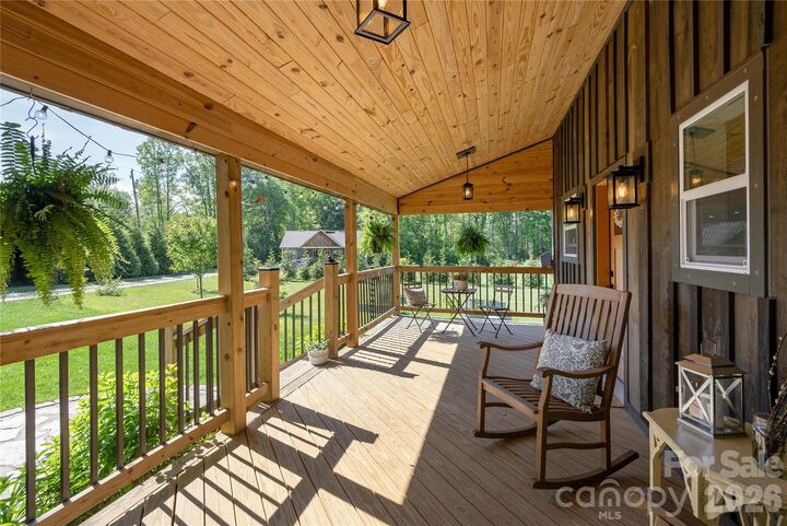 Property Photo:  18 N Bear View Drive  NC 28792 