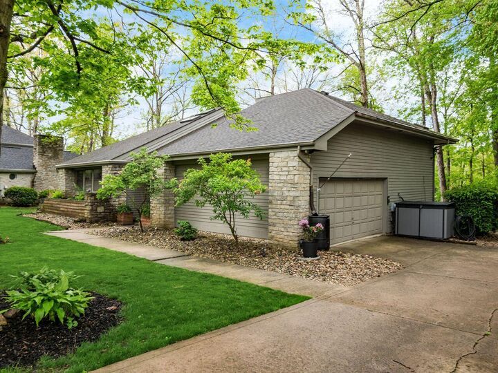 Property Photo:  5303 Grosbeak Glen  OH 43146 