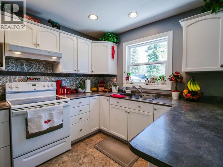Property Photo: 136 Grosz Road BC V2J 5J8