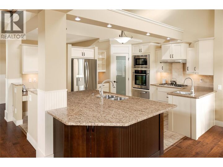 Property Photo: 451 Cadder Avenue BC V1Y 5N2