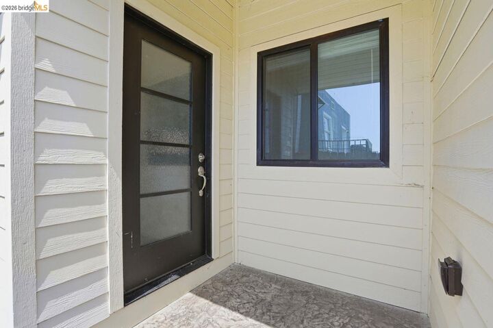 Property Photo:  2469 Potter St  CA 94601 