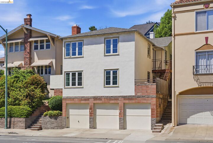 Property Photo:  2257 Park Blvd  CA 94606 