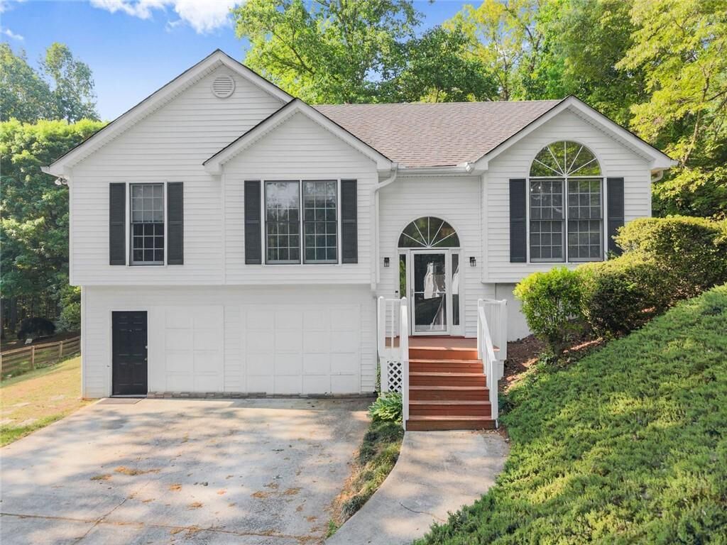Property Photo: 74 Blacks Mill Trace E GA 30534