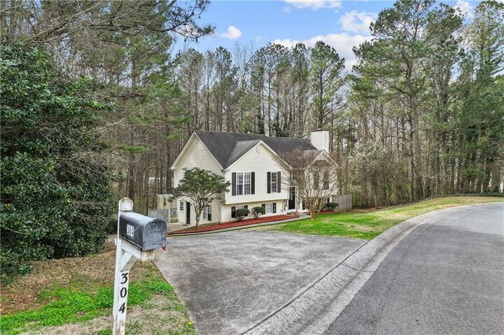 Property Photo:  304 Ridge Hill Circle  GA 30115 