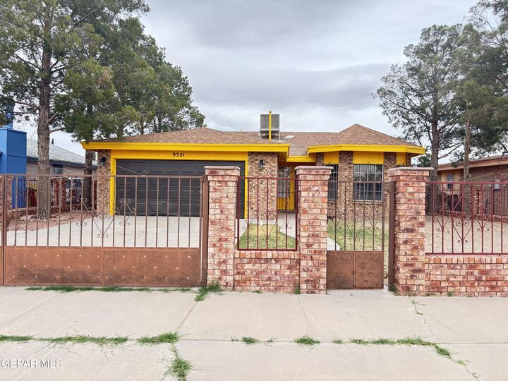 Property Photo: 9321 Chantilly Drive TX 79907