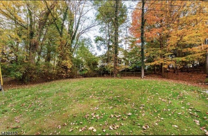 Property Photo:  3 Undercliff Ln  NJ 07035 