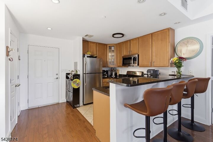 Property Photo:  4315 Park Ave 2E  NJ 07087 