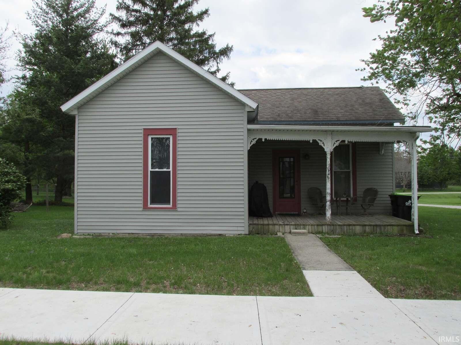 Property Photo:  1006 N Wayne Street  IN 46792 