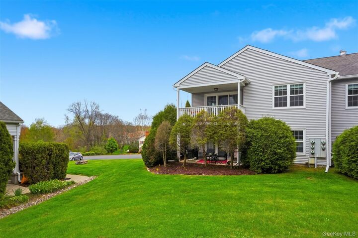 Property Photo:  43 The Knolls  NY 10990 