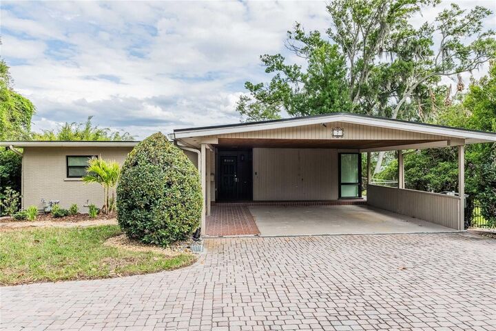 Property Photo: 7 Lake Hollingsworth Drive FL 33803