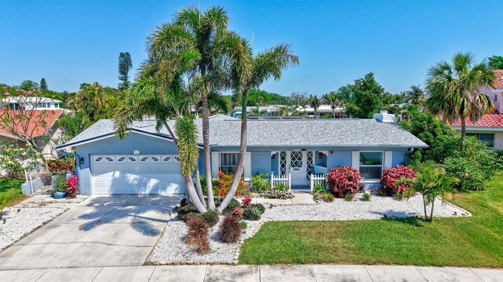 Property Photo:  563 Lewis Boulevard SE  FL 33705 
