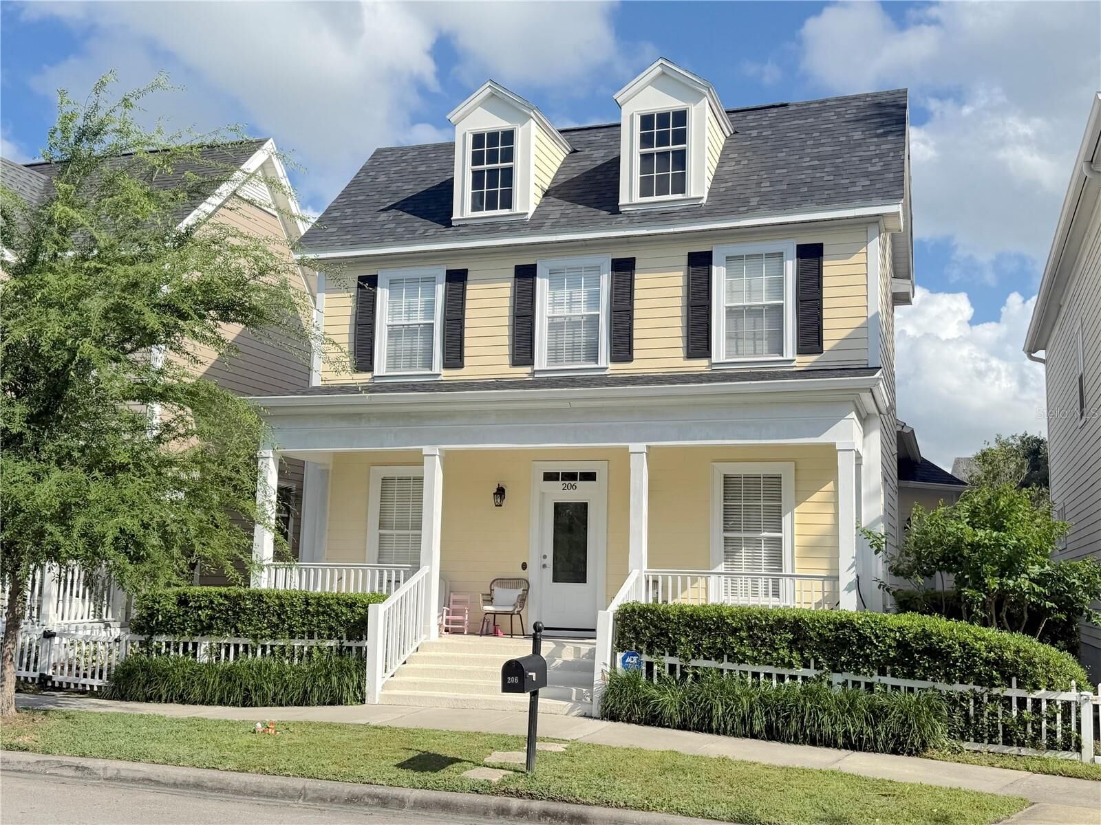 Property Photo:  206 Norfolk Place  FL 34747 