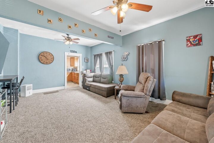 Property Photo:  624 W 15th Ave  KS 67501 