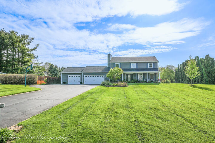 Property Photo:  4N671 Council Court  IL 60119 