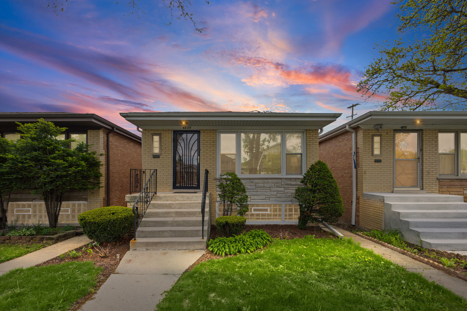 Property Photo: 4855 W Gunnison Street IL 60630