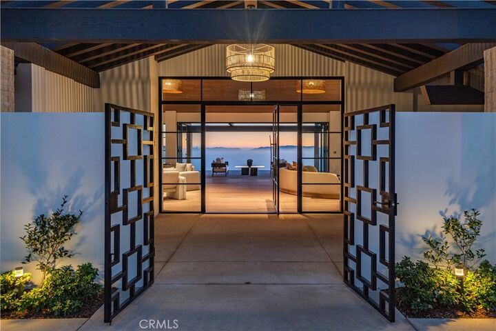 Property Photo:  71 Crest Road E  CA 90274 