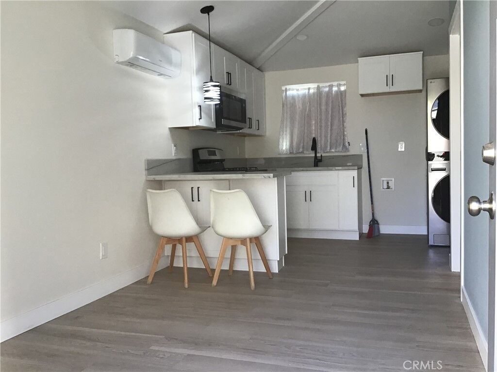 Property Photo:  128 W 9th Street  CA 90813 