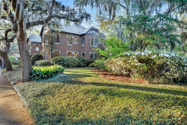 Property Photo: 302 E 46th Street GA 31405